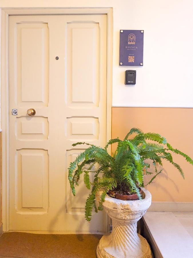 Penthouse In The Heart Of Bari With Terrace Apartment Exterior photo