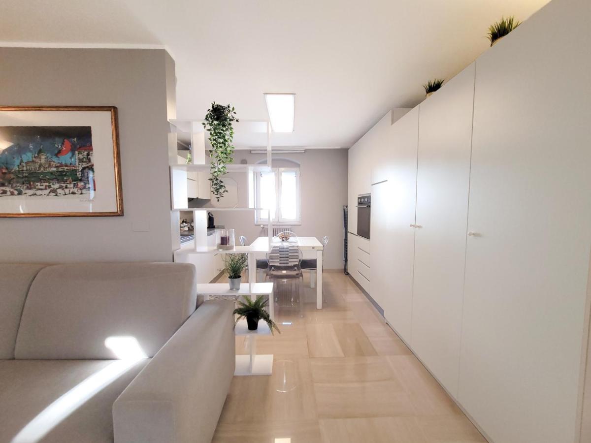 Penthouse In The Heart Of Bari With Terrace Apartment Exterior photo