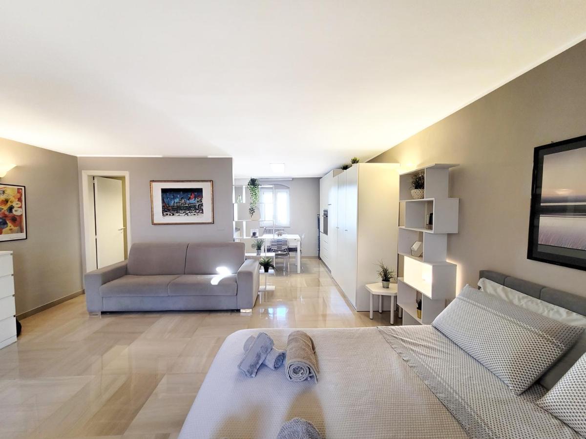 Penthouse In The Heart Of Bari With Terrace Apartment Exterior photo